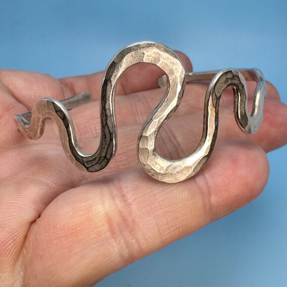 VTG Solid Sterling Silver 925 Wave Design Cuff Bracelet Size 2.5'' Diameter - Picture 2 of 10